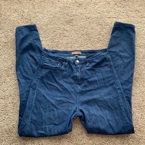 High waisted jeans